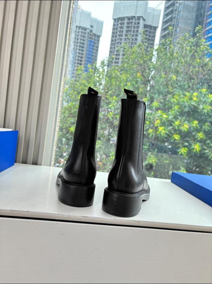 20251128172426261 370